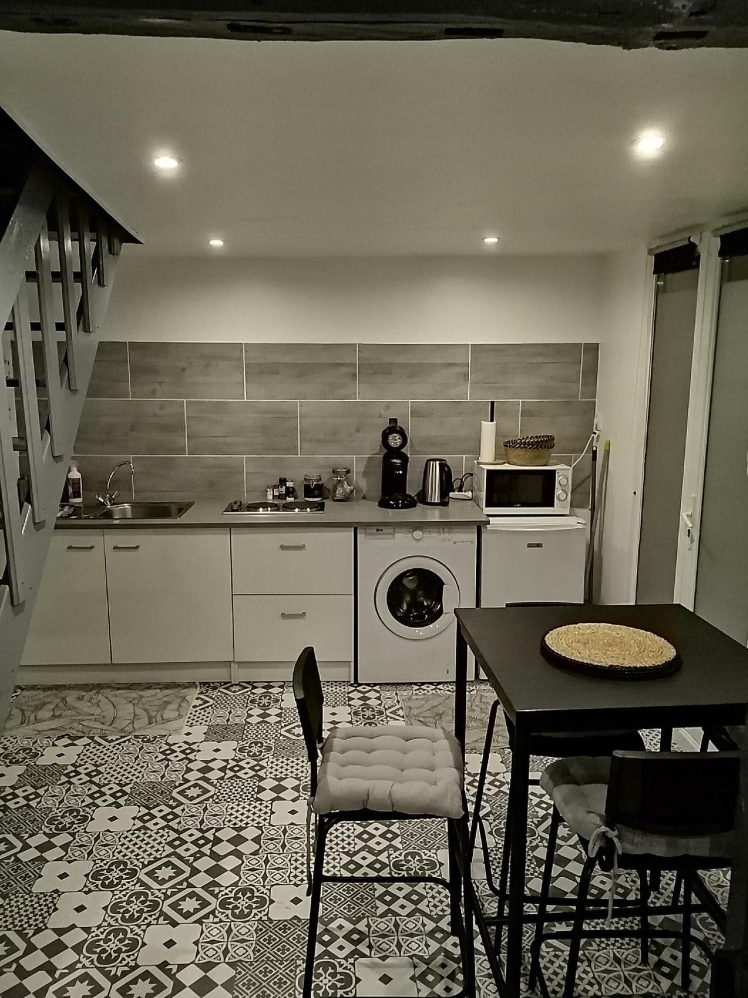 Maison Diana A 400 Metres A Pieds De L'Aeroport Tillé Dış mekan fotoğraf