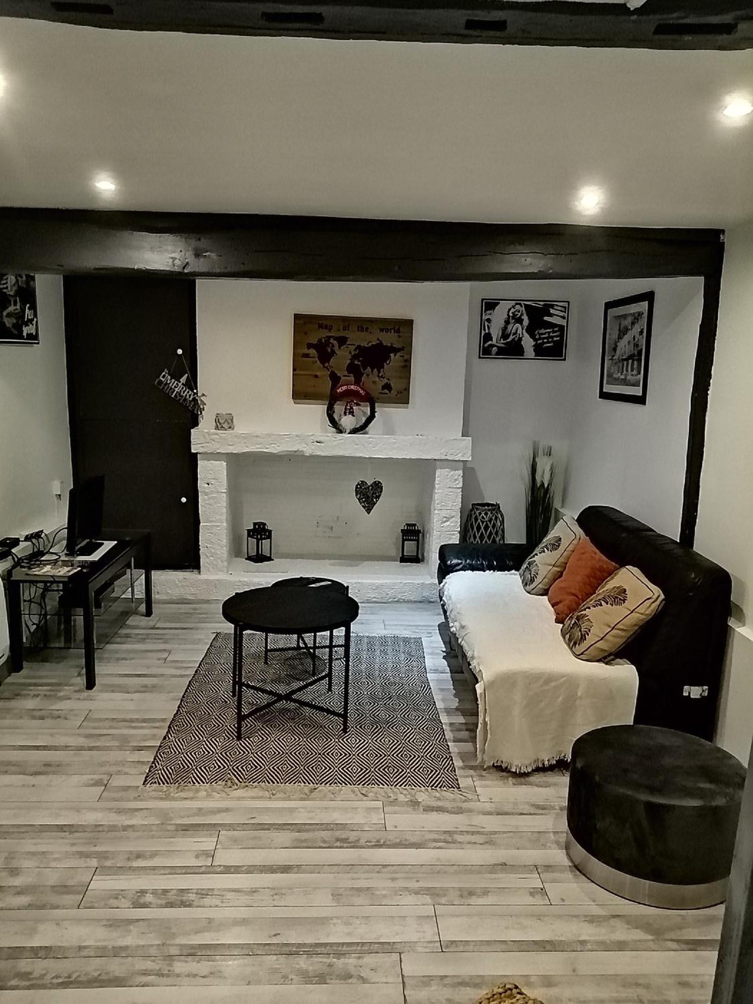 Maison Diana A 400 Metres A Pieds De L'Aeroport Tillé Dış mekan fotoğraf